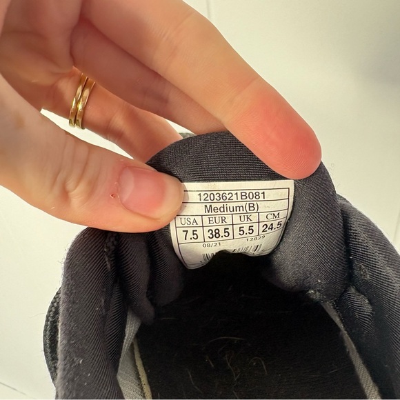 BROOKS Running Range 2 Sneakers Black White Exercise Workout Women’s Size 7.5 - Picture 8 of 8